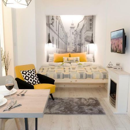 Luxury Studio 24 Győr Buitenkant foto
