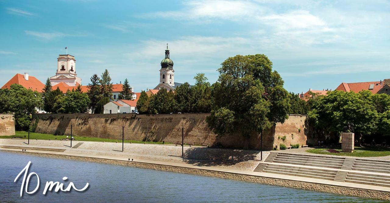 Luxury Studio 24 Győr Buitenkant foto