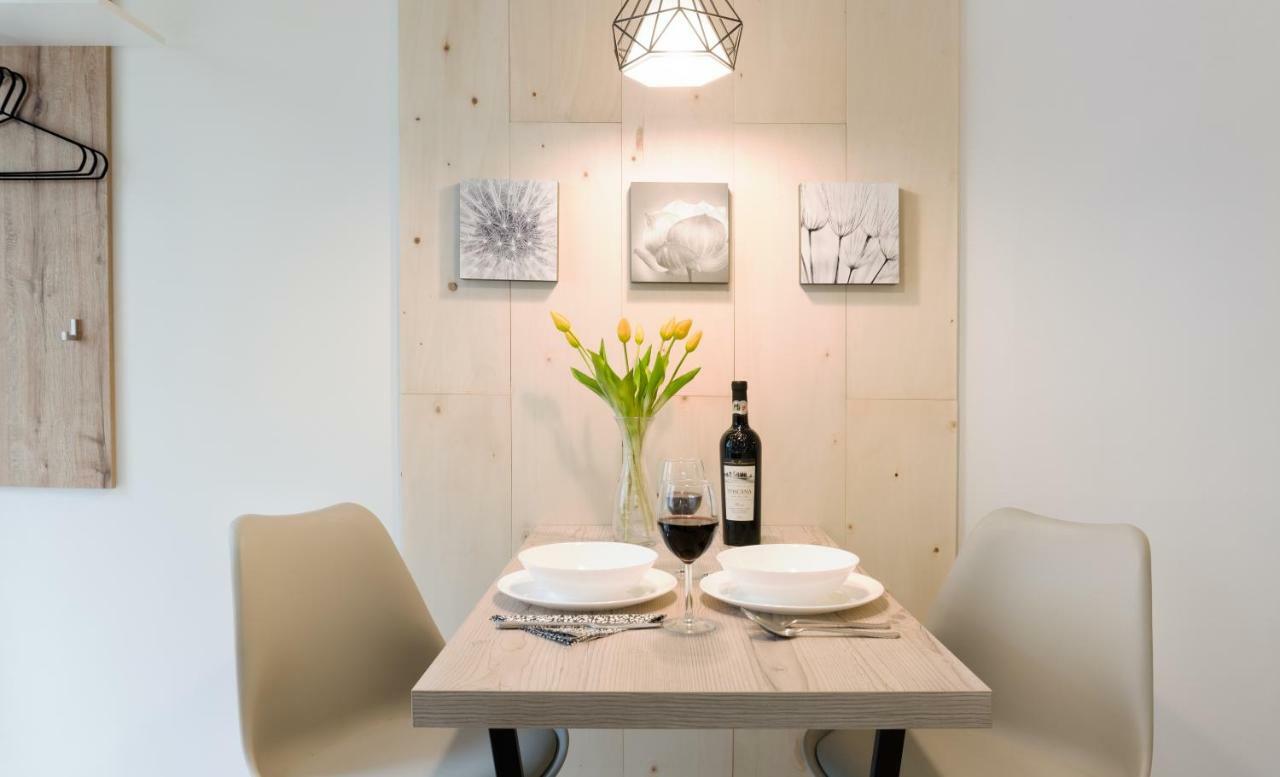 Luxury Studio 24 Győr Buitenkant foto